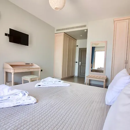 Costa Rossa Boutique - Adults Only מלון 4*
