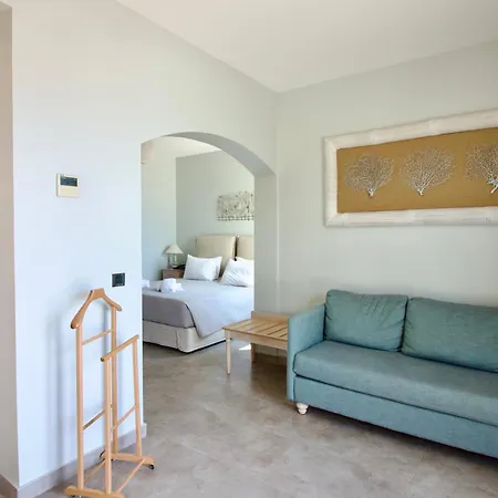מלון Costa Rossa Boutique - Adults Only 4*