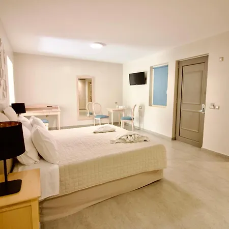 מלון Costa Rossa Boutique - Adults Only 4*